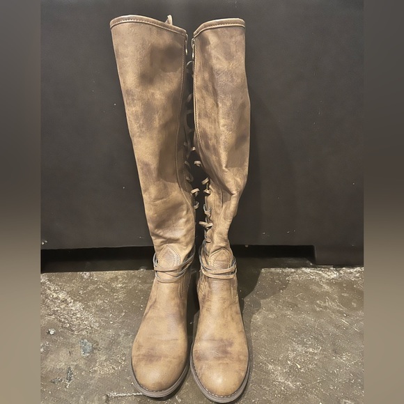 Tall Brown and gold glitter boots. Size 9 - Picture 2 of 7